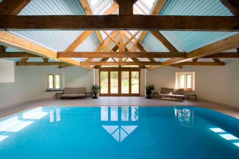 Hampshire Swimming Pool and Sauna - Guncast Pools & Wellness