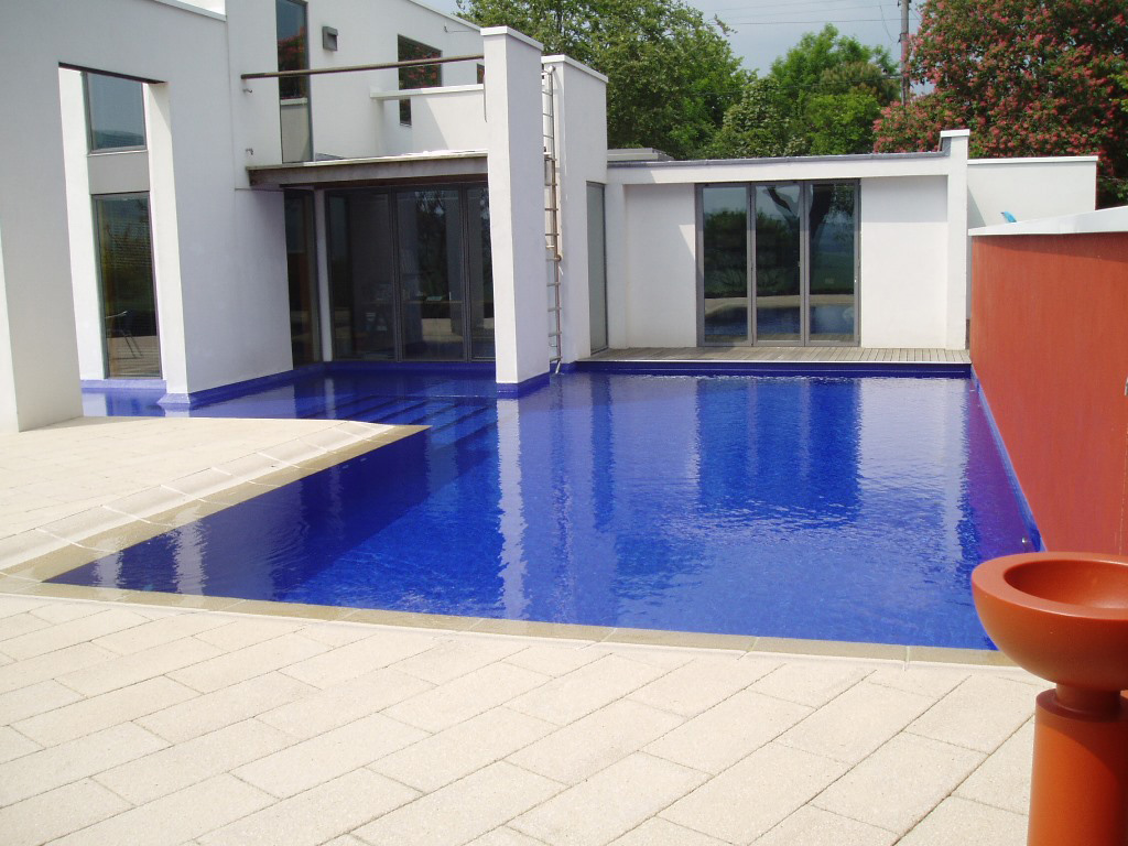  Stunning Blue Outdoor Swimming Pool in Sussex
