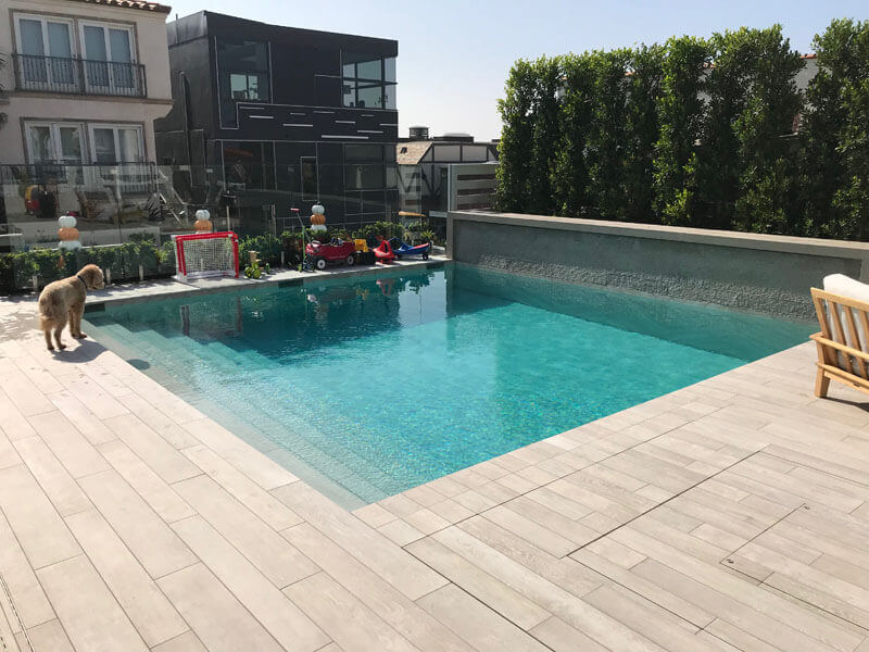 outside-moving-floor-pool
